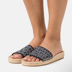 TORY BURCH Ribbon Espadrille slide Navy/cream size 8.5 gently used